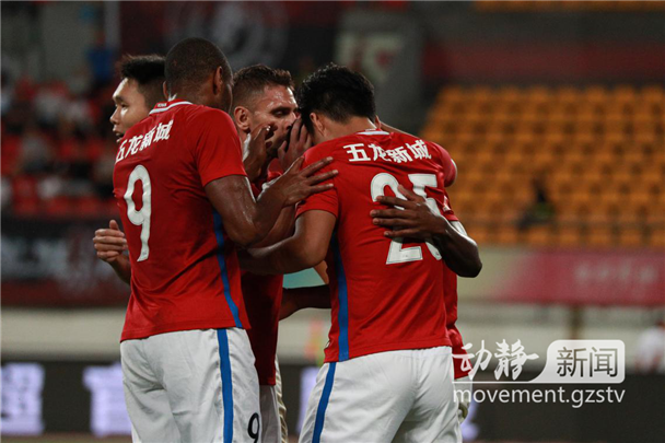  特鲁瓦主场遭遇惨败，保级形势愈发严峻