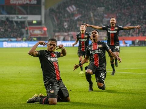  斯图加特后防线失误连连，惨遭霍芬海姆痛击吞苦果  